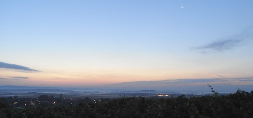 A l'aube, à la fraîche, matin de Canicule - application de soufre fleur / soufre sublimé - culture réfléchie nature et durable - lune en périgée - Champagne